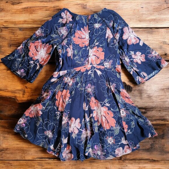 Free People Boho Floral Flowy Mini Dress V Neck Navy Blue Womens 4 Eyes On You - Picture 2 of 11